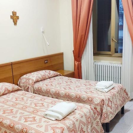 Suore Concezioniste Missionarie - Carmen Salles Roma Bed & Breakfast Luaran gambar