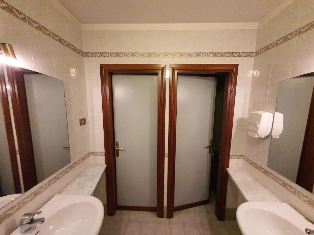 Suore Concezioniste Missionarie - Carmen Salles Roma Bed & Breakfast Luaran gambar