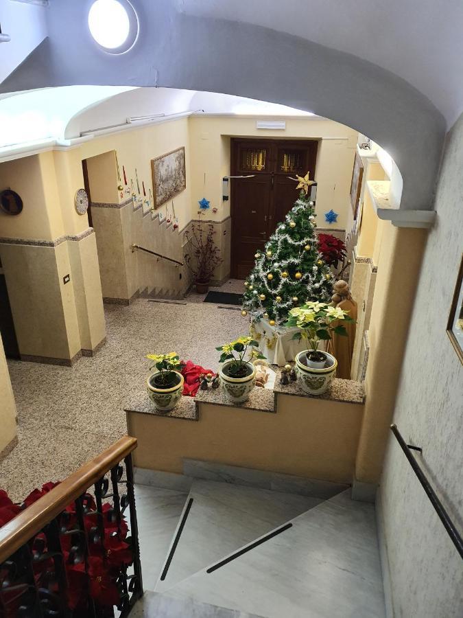 Suore Concezioniste Missionarie - Carmen Salles Roma Bed & Breakfast Luaran gambar