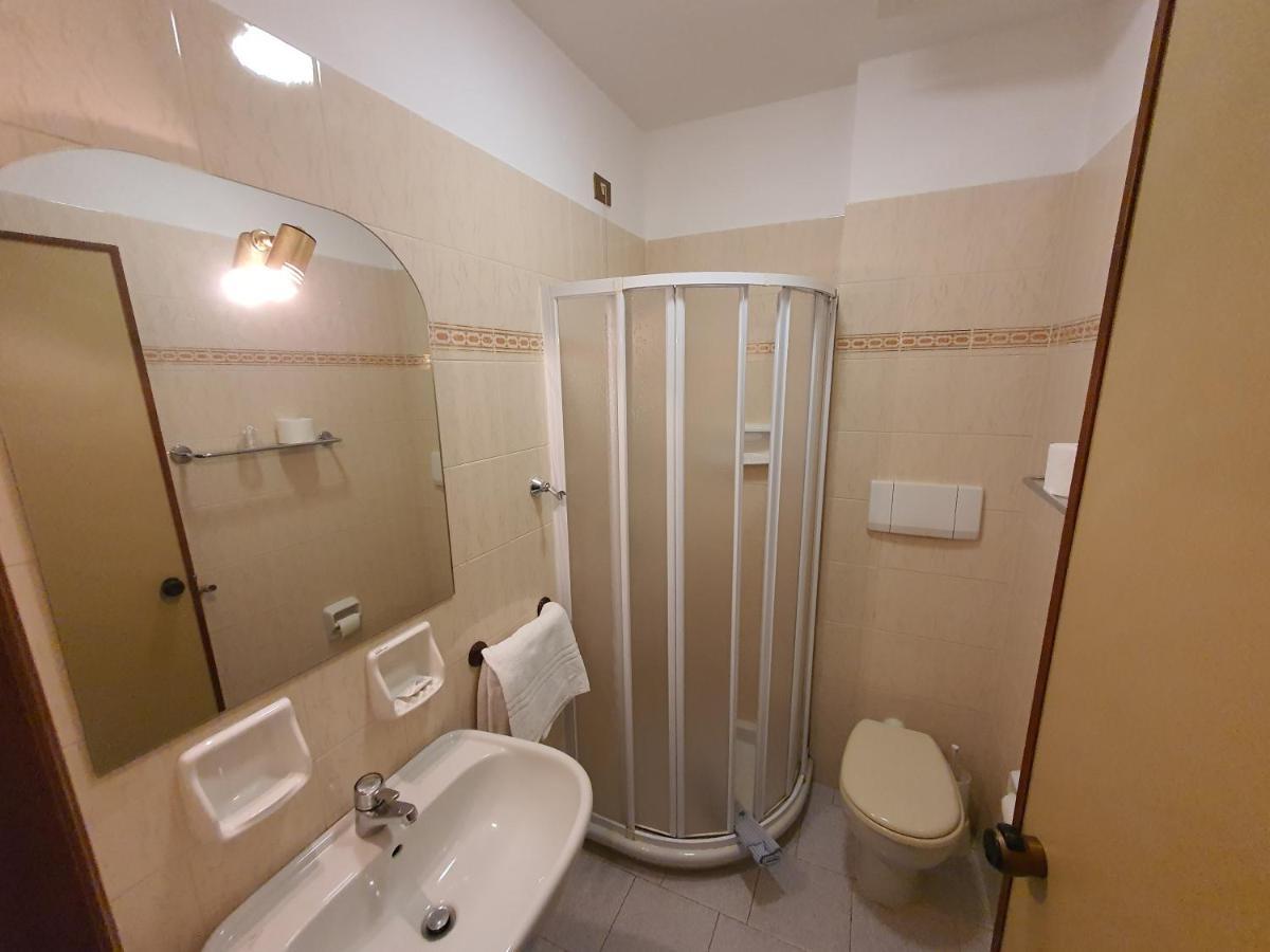 Suore Concezioniste Missionarie - Carmen Salles Roma Bed & Breakfast Luaran gambar