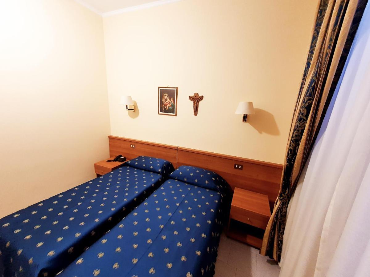 Suore Concezioniste Missionarie - Carmen Salles Roma Bed & Breakfast Luaran gambar