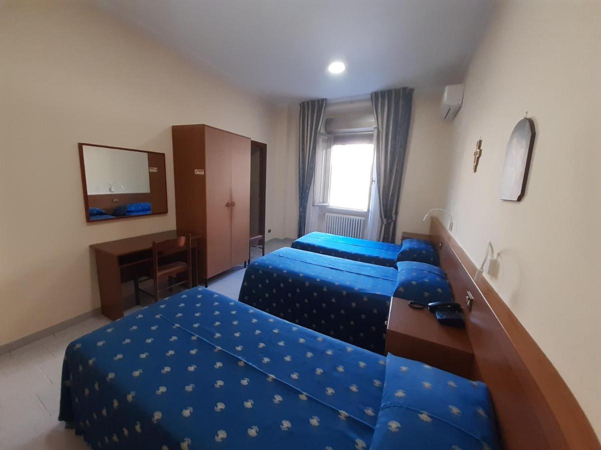 Suore Concezioniste Missionarie - Carmen Salles Roma Bed & Breakfast Luaran gambar