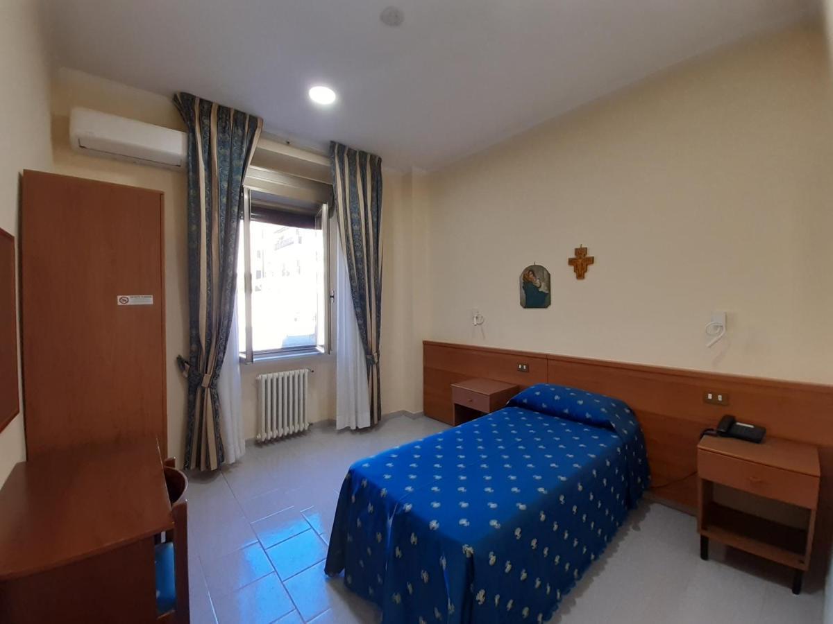 Suore Concezioniste Missionarie - Carmen Salles Roma Bed & Breakfast Luaran gambar