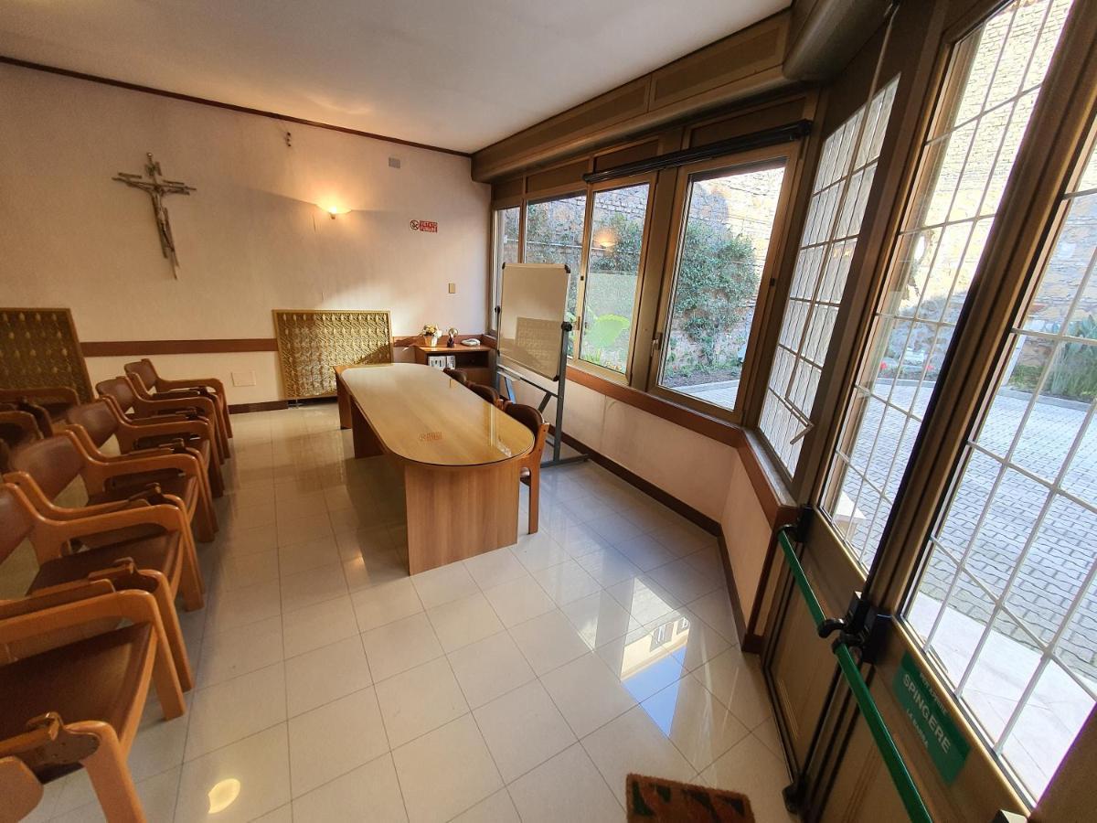 Suore Concezioniste Missionarie - Carmen Salles Roma Bed & Breakfast Luaran gambar