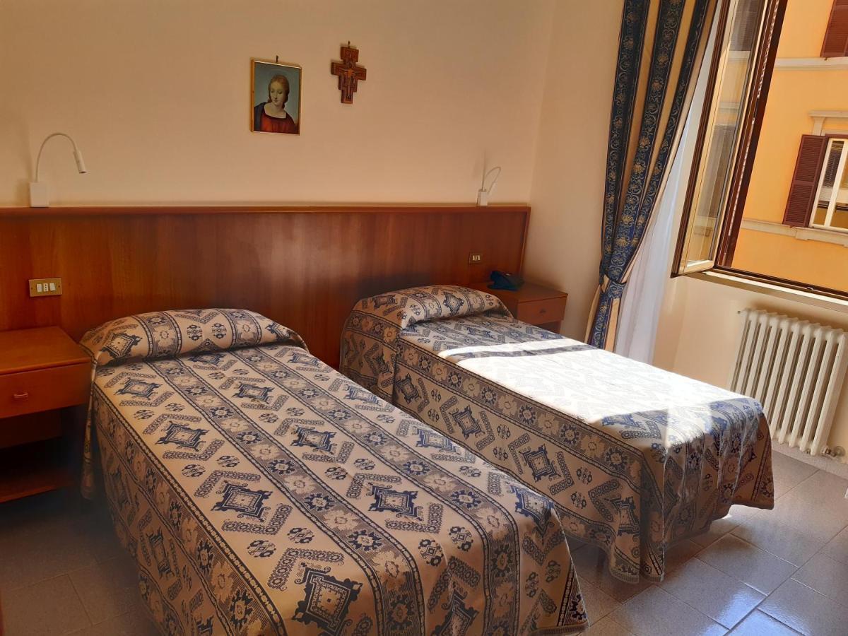 Suore Concezioniste Missionarie - Carmen Salles Roma Bed & Breakfast Luaran gambar