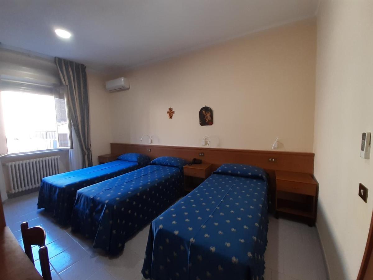 Suore Concezioniste Missionarie - Carmen Salles Roma Bed & Breakfast Luaran gambar