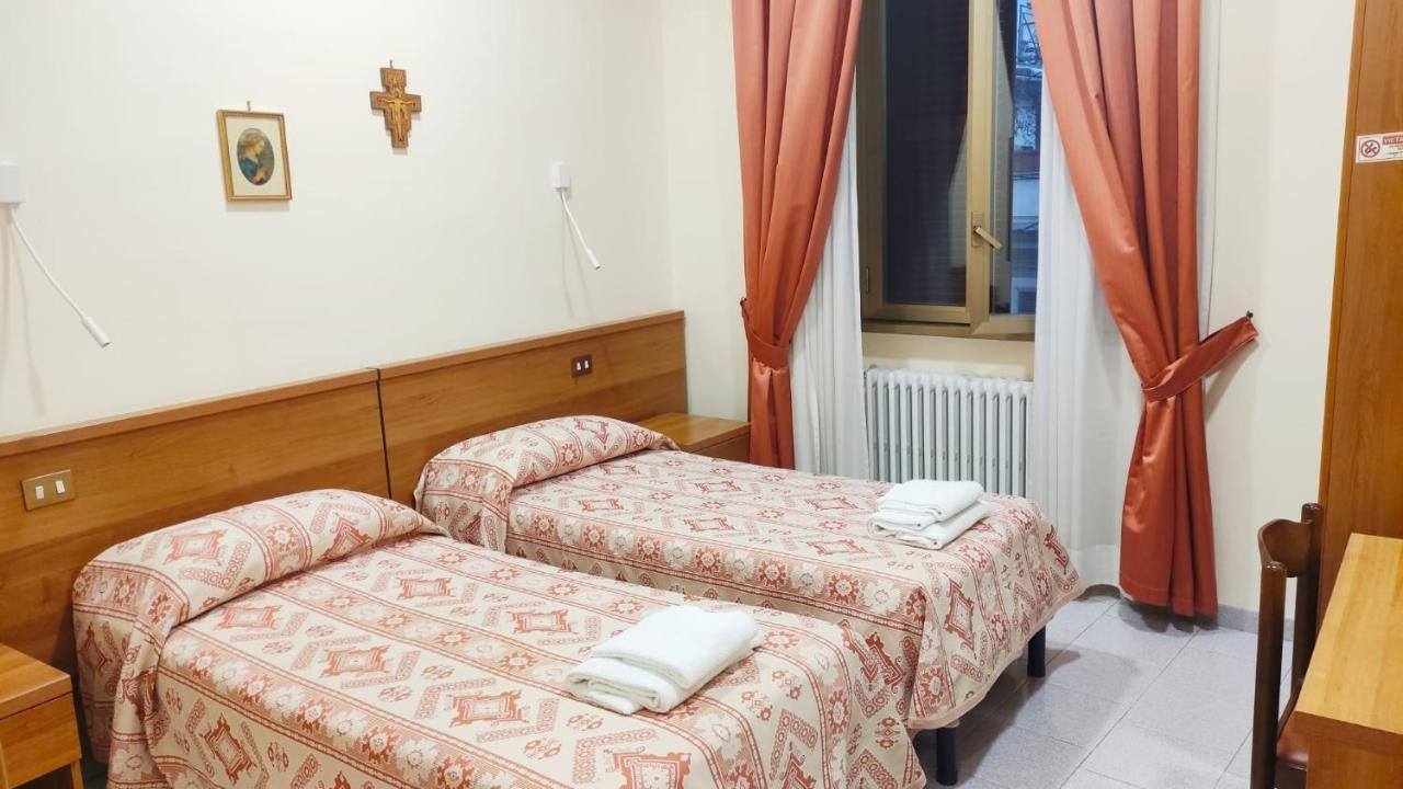 Suore Concezioniste Missionarie - Carmen Salles Roma Bed & Breakfast Luaran gambar